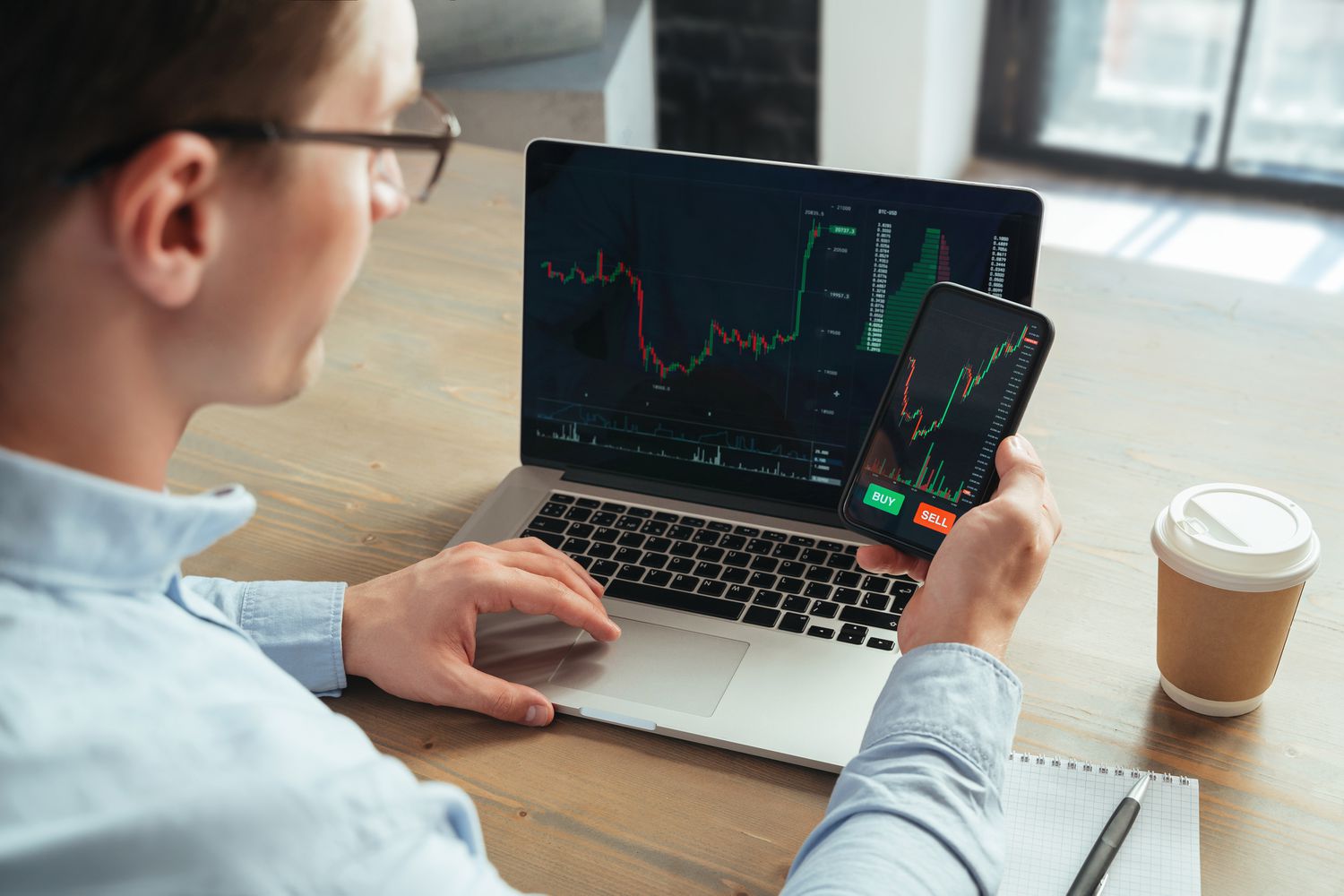 The Complete Guide to Buy & Sell: Mastering the Art of Smart Trading and Consumer Decisions