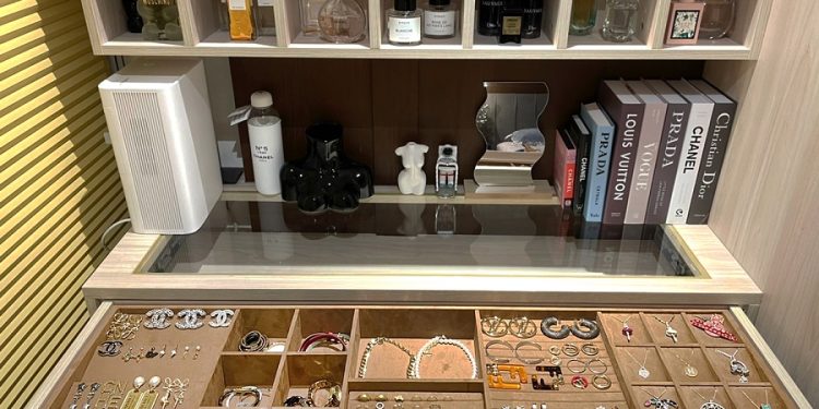 Smart Ways to Organize and Store Your Accessories Collection